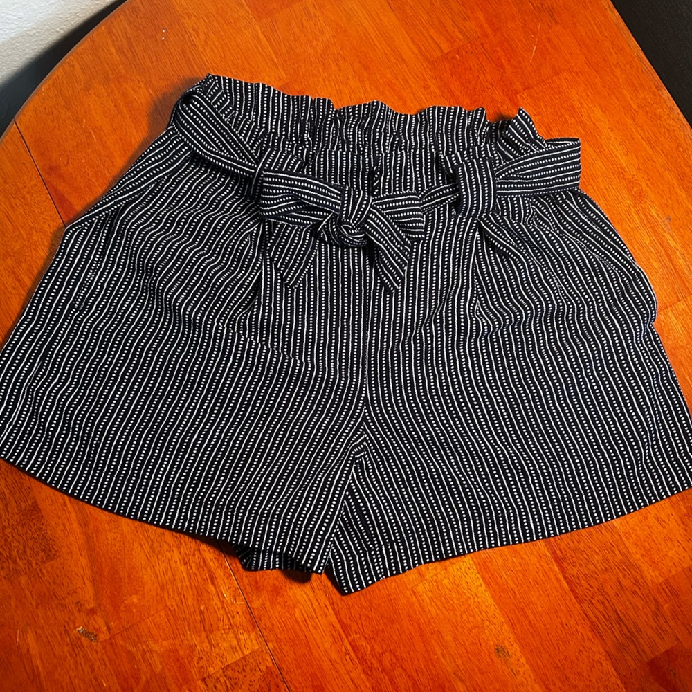 Fashion navy blue shorts with white stripes and dots